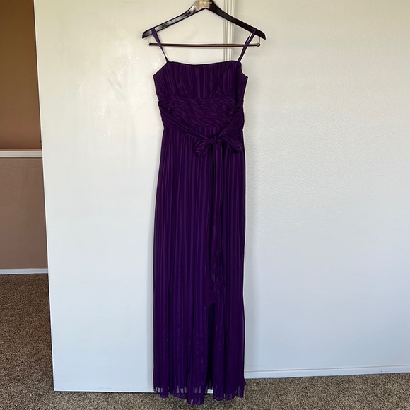 BCBG Strapless Purple Gown Size 8 - Picture 3 of 16
